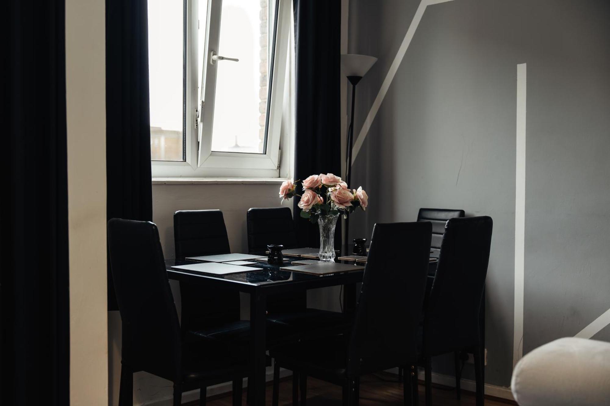 Appartamento Shard View 2 Bed Entire Flat Londra Esterno foto